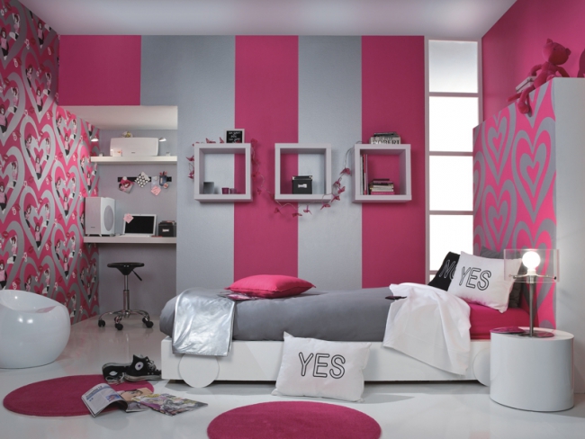 Fialová a růžová barva v moderním interiéru