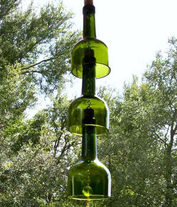 Zvonkohra z láhví od vína